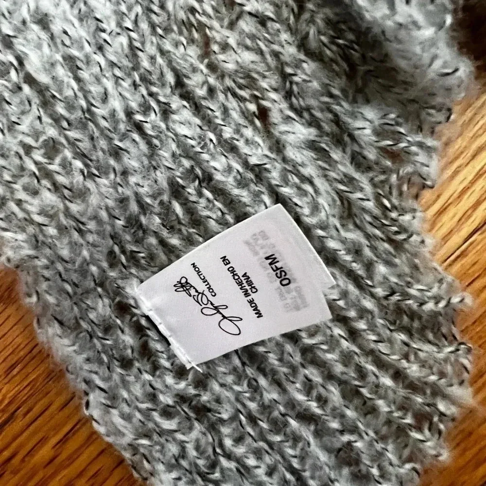 Soft grey scarf 🧣